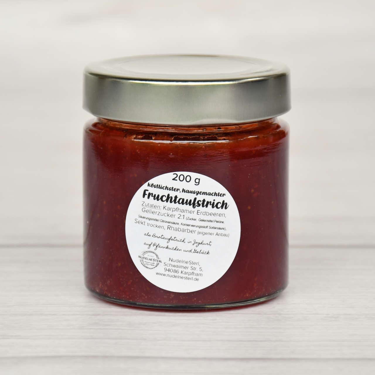 Eine kleine, aber feine Auswahl an Fruchtaufstrichen = Konfitüren und Marmeladen