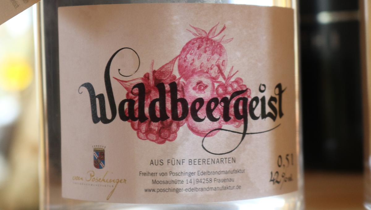 Waldbeergeist aus fünf Beerenarten Waldbeergeist aus fünf Beerenarten
