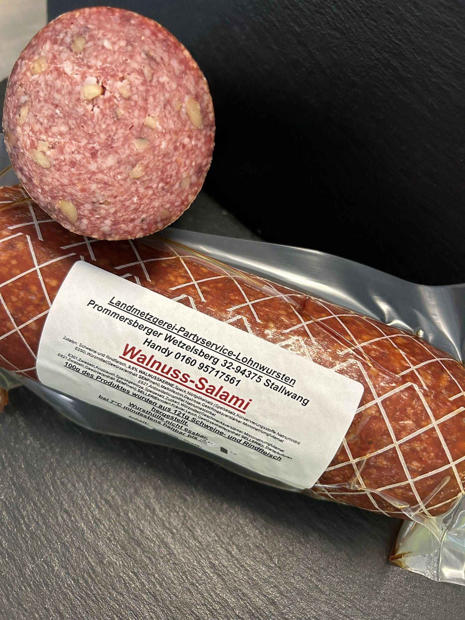 Walnuss-Salami aus eigener Herstellung