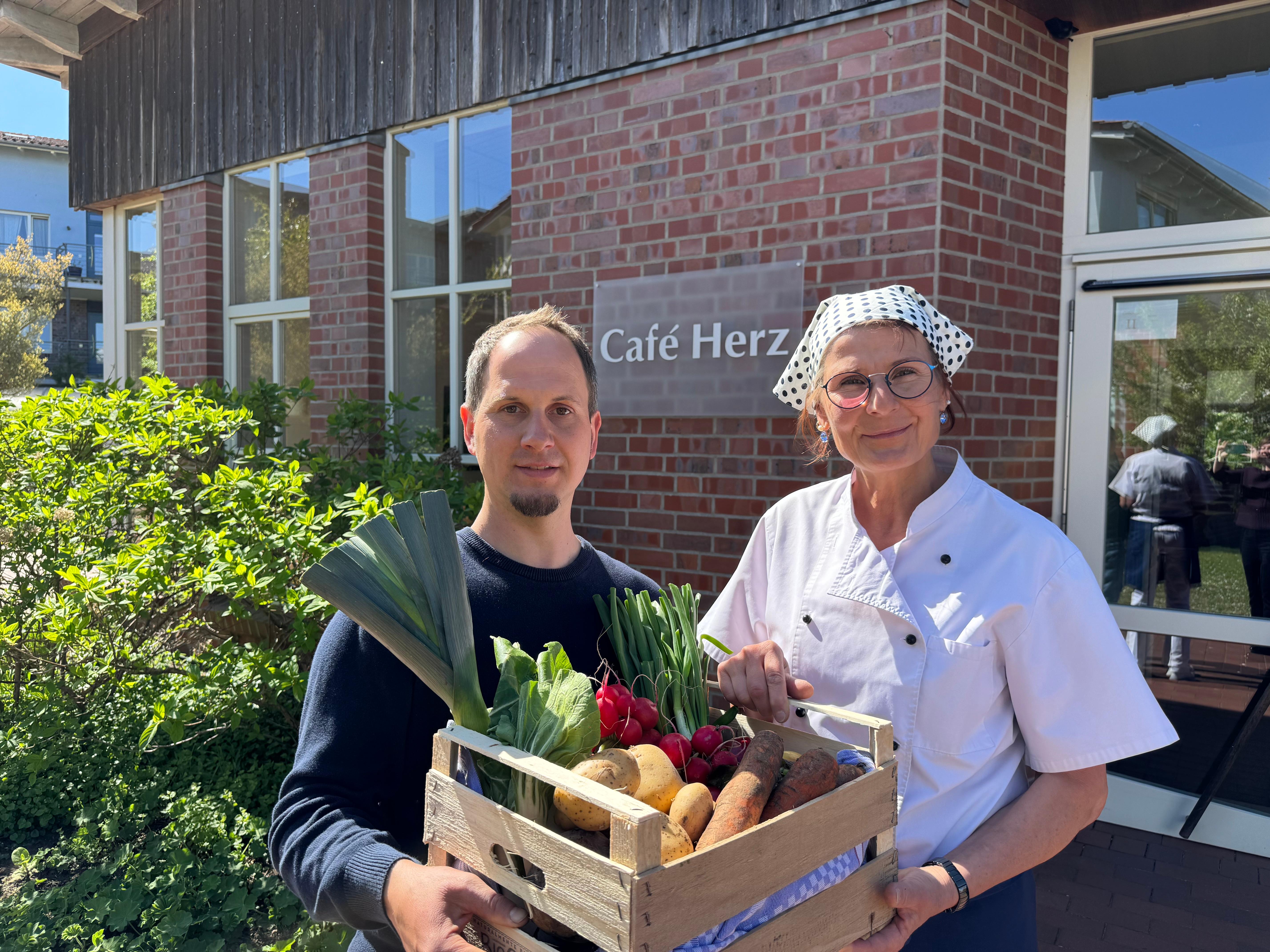Anlieferung Gemüse bei Einkäuferin des B2B-Marktplatzes im Raum Oldenburg