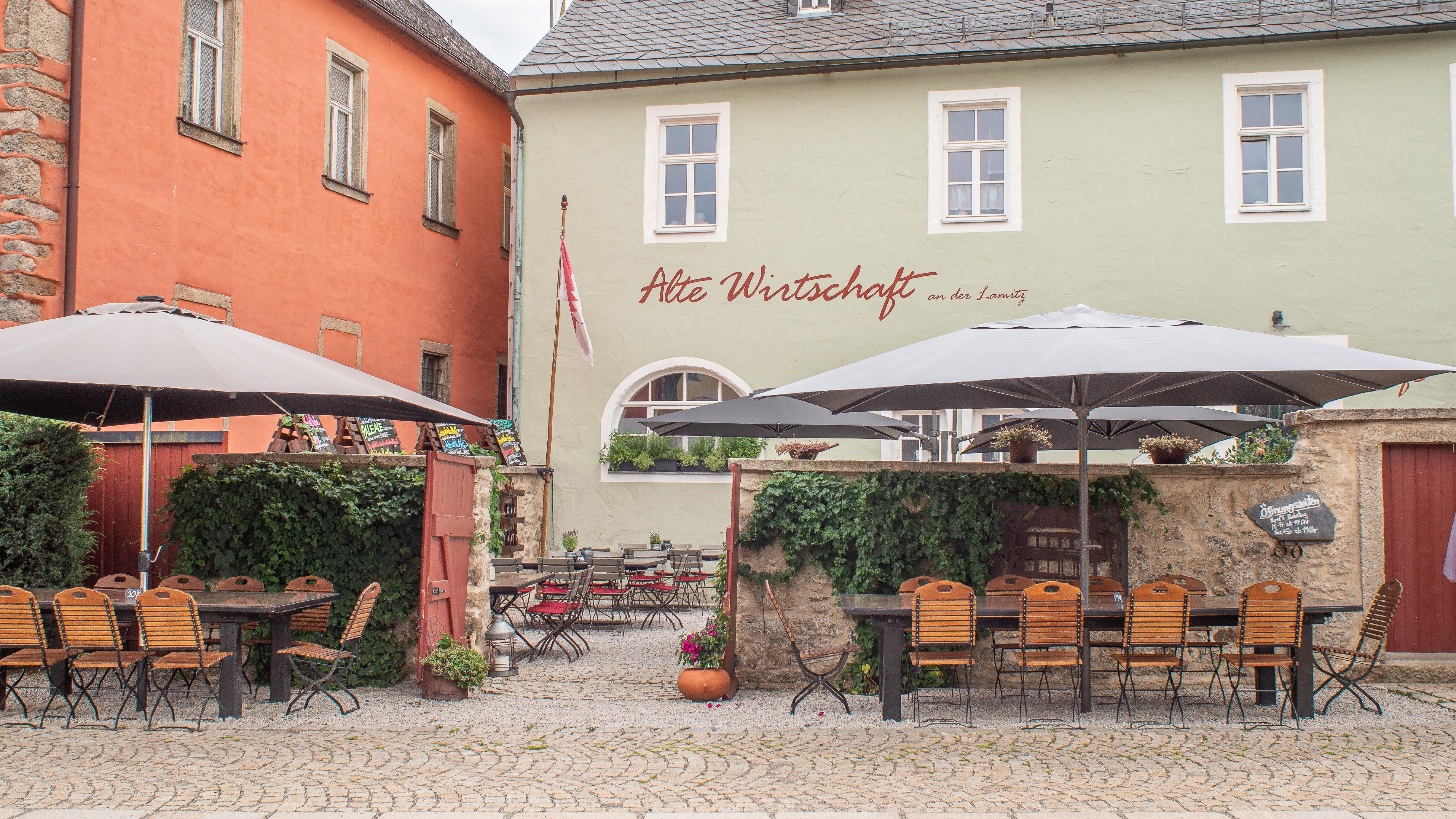 Alte Wirtschaft an der Lamitz und Bauernladen