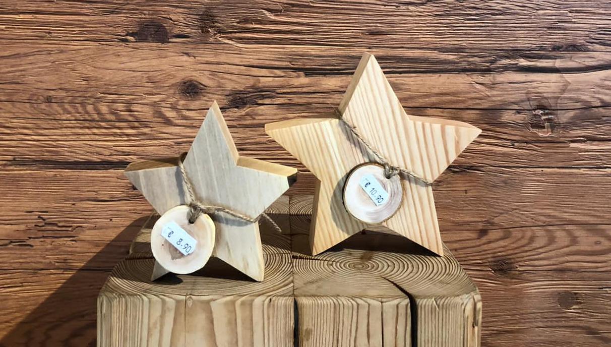 handgefertigte Weihnachts-Sterne aus Holz
