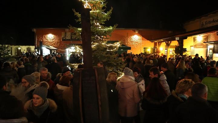 Weihnachtsmarkt auf dem Weingut