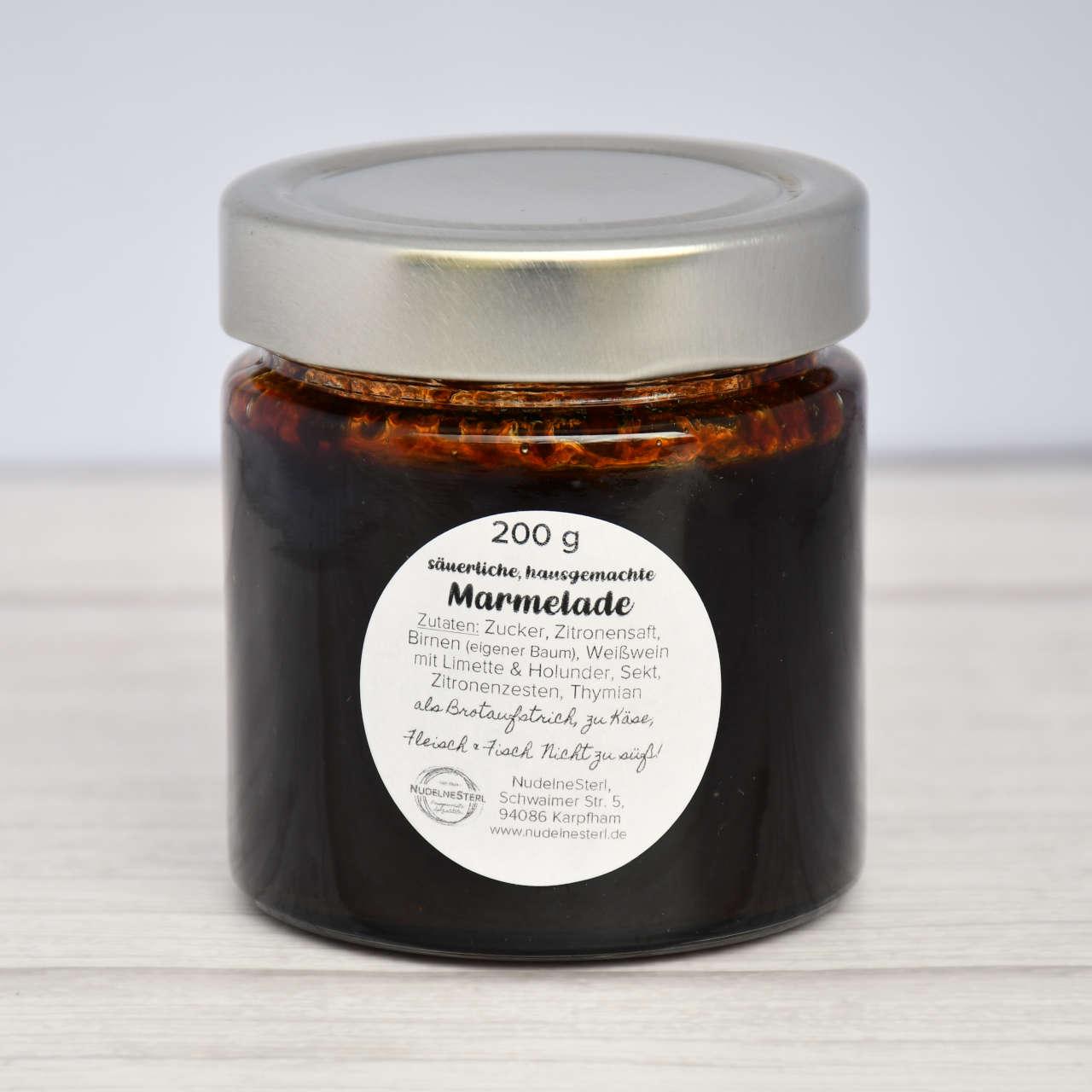 Eine kleine, aber feine Auswahl an Fruchtaufstrichen = Konfitüren und Marmeladen