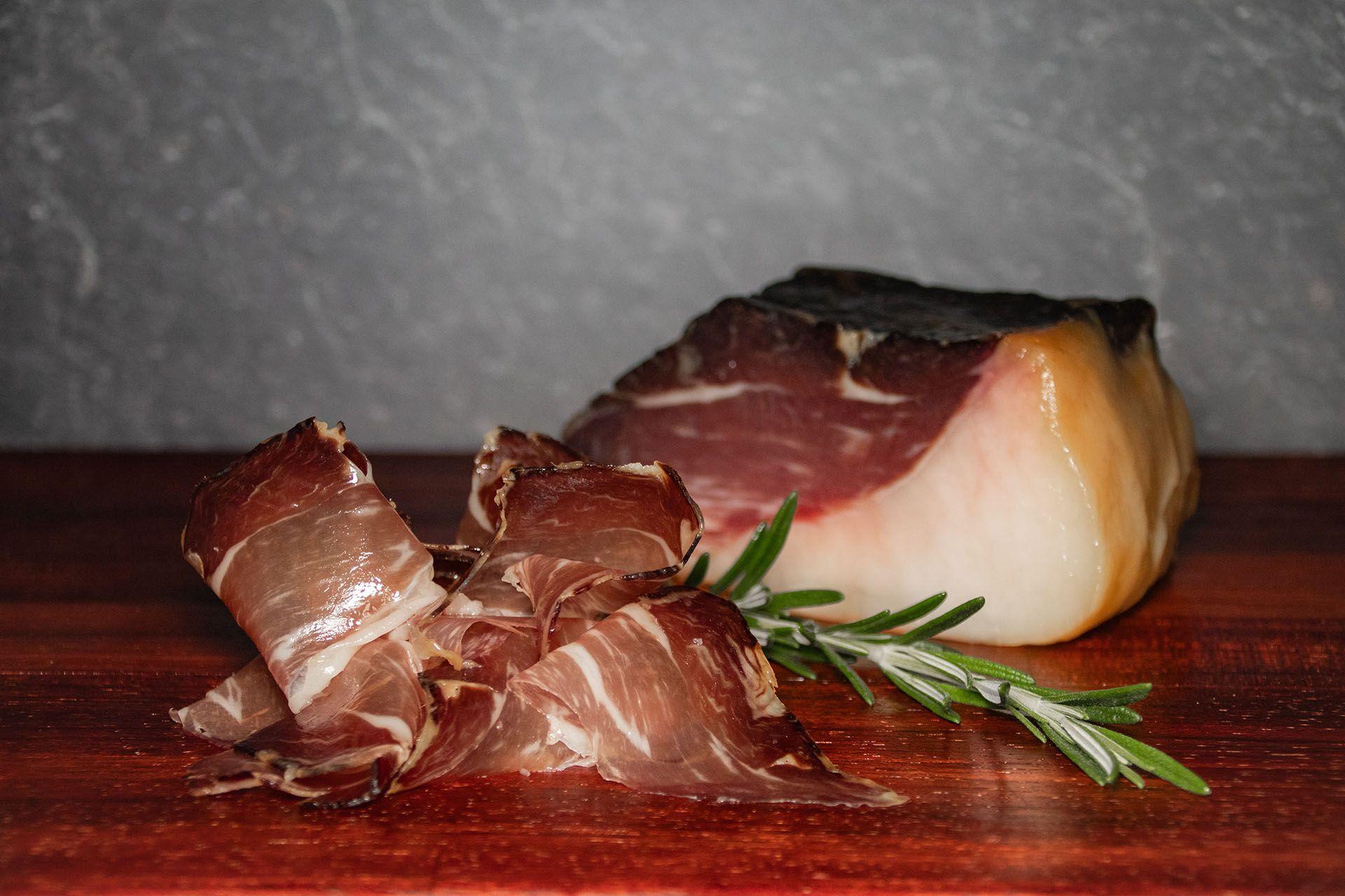 Luftgetrockneter Schinken vom Ibérico Schwein