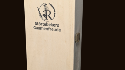 Verschiedene Geschnekboxen in dekorativer Holzkiste