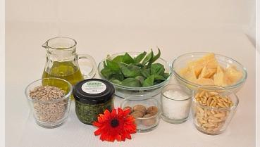 Basilikum-Pesto Basilikum-Pesto