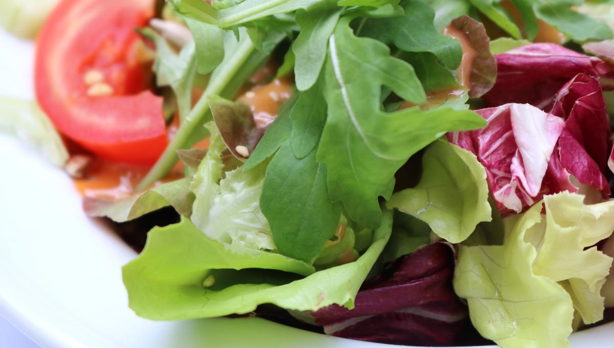 Kleiner gemischter Beilagensalat Kleiner gemischter Beilagensalat